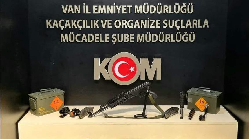 Van'da bir evde silah ve mühimmat ele geçirildi