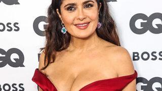 Salma Hayek galaya kırmızılar içinde geldi! Göğüsleri yine ön plandaydı