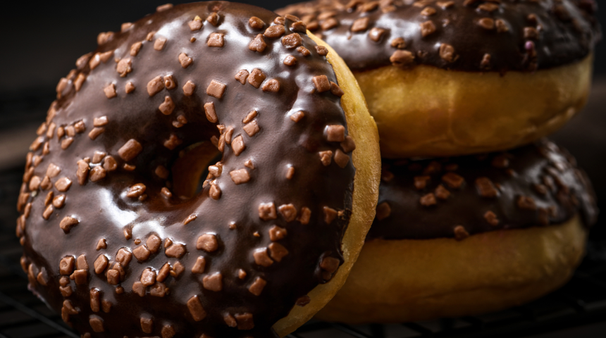 Pofuduk çikolatalı donut tarifi! Tam kıvamında donut nasıl yapılır?