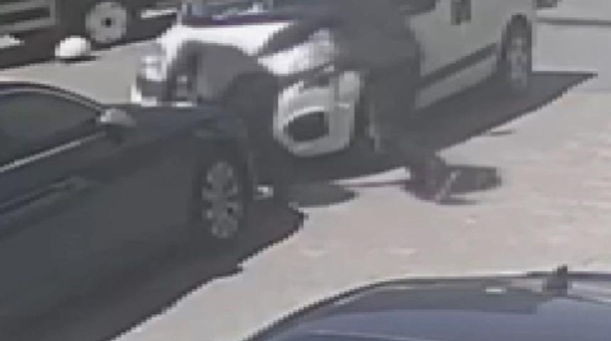 860 bin lirayı saniyeler içinde böyle çaldılar! O anlar saniye saniye görüntülendi