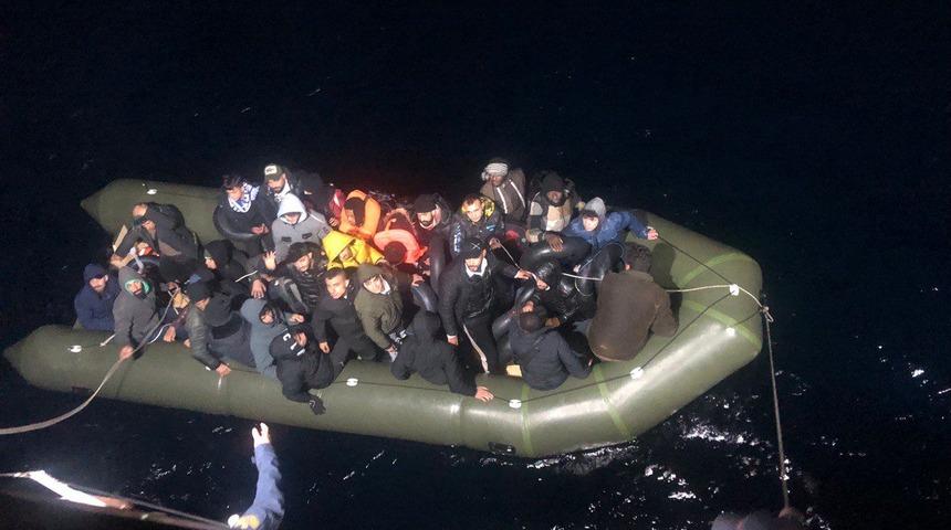 Balıkesir açıklarında düzensiz göçmen operasyonları