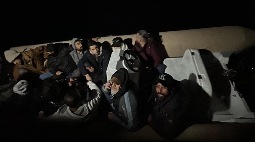 Muğla açıklarında 14 düzensiz göçmen yakalandı