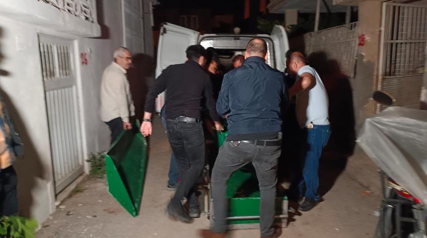 Ekmek bıçağıyla tek tek boğazlarını kesti! Adana'da kan donduran koca dehşeti