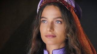 Gülcan Arslan'ın sütyensiz pozları olay oldu! Seksiliği geri getirmek için...