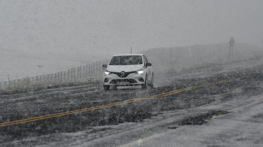 Kars ve Ardahan'da mayısta kar yağdı