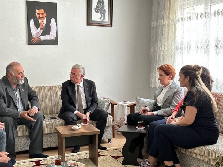 Meral Akşener ve Mansur Yavaş, Sinan Ateş'in Bursa'daki ailesini ziyaret etti