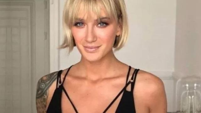 Didem Soydan yarı çıplak poz verdi! Göğüslerini sadece elleriyle kapattı