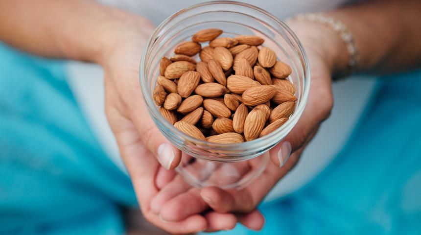 Çiğ bademin faydaları nelerdir, nasıl kavrulur? Çiğ badem kalori ve besin değerleri nelerdir, diyette yenir mi?