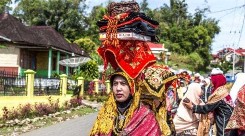 En b&uuml;y&uuml;k anaerkil toplum nasıl yaşıyor?