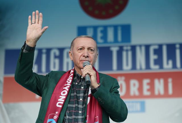 AA-20230503-31035777-31035770-CUMHURBASKANI_RECEP_TAYYIP_ERDOGAN_TRABZONDA