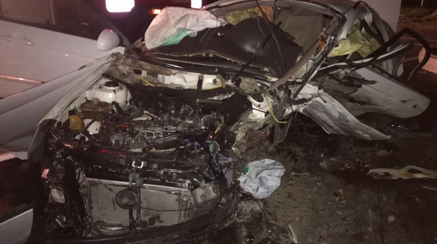 Sakarya'da iki otomobilin çarpışması sonucu 1 kişi öldü, 4 kişi yaralandı