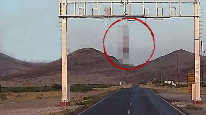 Meksika’da korkunç olay! Yol kenarında cinsel organı kesilerek ayaklarından asılan bir ceset bulundu... Yanındaki not dikkat çekti