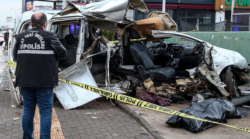 Bursa'da korkunç kaza! Gören dehşete kapıldı: 2 ölü,1 yaralı