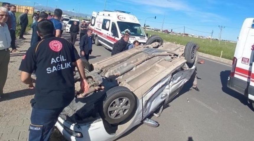 İki otomobil çarpıştı: 4 yaralı