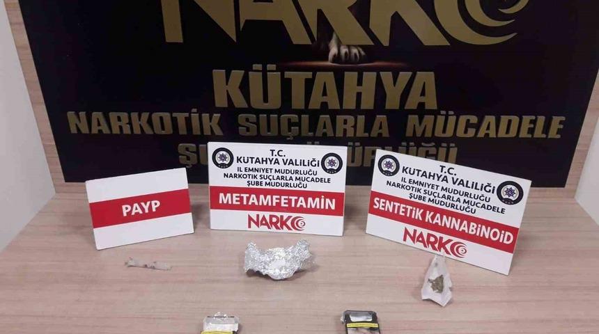 Kütahya’da şüphe üzerine durdurulan 2 şahsın üzerinde uyuşturucu çıktı