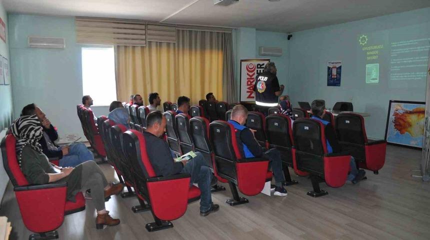 Kütahya’da AFAD çalışanlarına Narko Rehber eğitimi