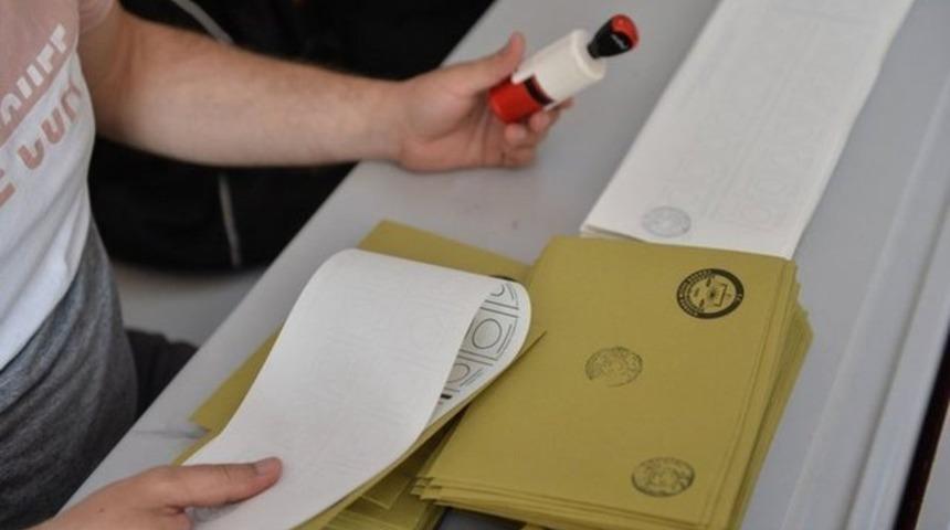 Oy pusulası nasıl katlanır? Cumhurbaşkanlığı ve Milletvekili seçimlerinde oy nasıl kullanılır? 2023 YSK 6 adımda oy kullanma rehberi