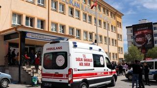 Ortaokulda dehşet! Kendisine borç vermeyen arkadaşını bıçakladı