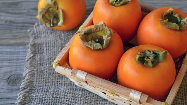 Trabzon hurmasının faydaları nelerdir, kaç kalori? Trabzon hurması ne işe yarar, nasıl kurutulur, nasıl yenir? 