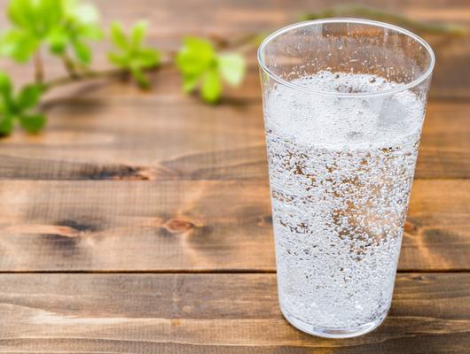 Karbonatlı su mideye iyi gelir mi?