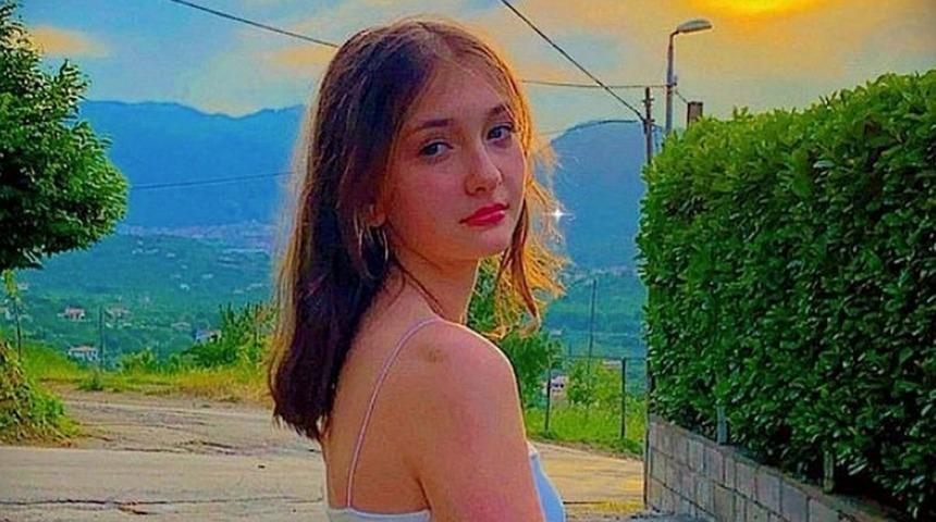 16 yaşındaki genç kız su dolu küvete şarja takılı telefonla girdi! Elektrik akımına kapılarak hayatını kaybetti