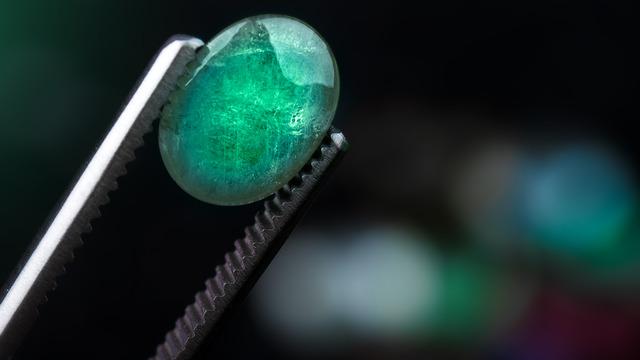 Zümrüt taşı faydalar nelerdir, ne anlama gelir? Zümrüt taşı özellikleri nelerdir, ne işe yarar?	