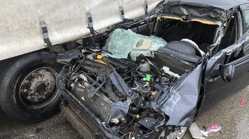 Bursa'daki kazada yaralanan otomobil sürücüsü hayatını kaybetti