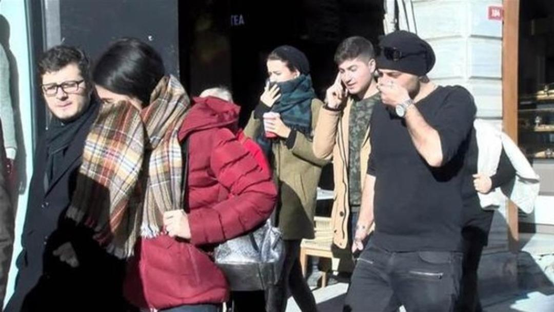 Beyoğlu'nda bug&uuml;n! Ge&ccedil;enler zor anlar yaşadı!