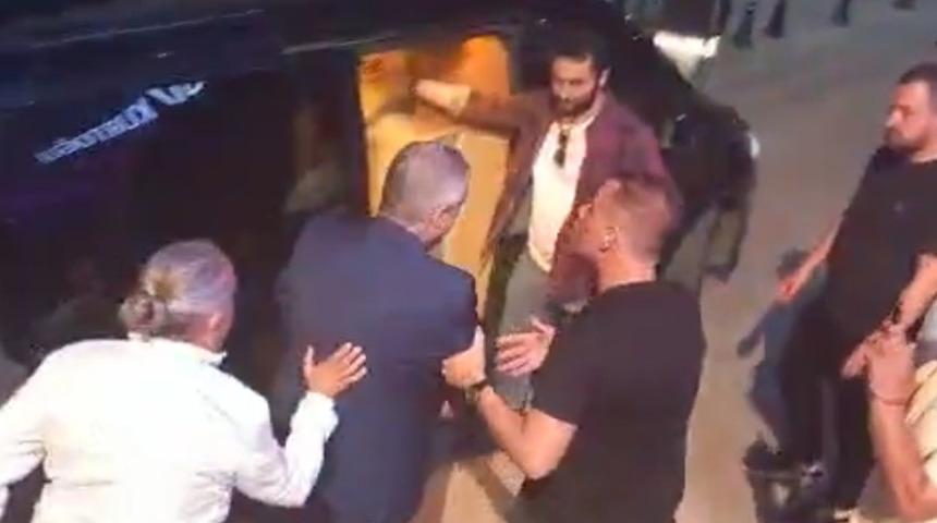 AK Parti'nin d&uuml;zenlediği konserde korku dolu anlar! Bakan Nebati b&ouml;lgeden uzaklaştırıldı