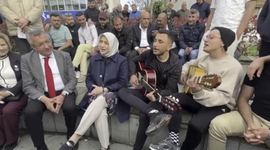 AK Partili Zengin'le CHP'li Altay seçim çalışmasında karşılaştı! İkili beraber 'Gesi Bağları'nı söyledi