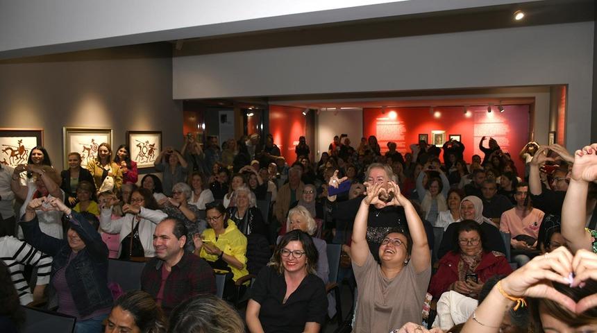 Türk sinemasının yaşayan efsanesi Şoray’a Kuşadası’nda sevgi seli