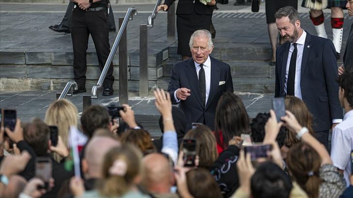 Kral Charles taç giyme töreni ne zaman? İngiltere Kralı Charles'ın taç giyme törenine kimler katılacak? Gözler kraliyet ailesinde
