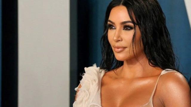 Kim Kardashian Met Gala'ya damga vurmuştu! Elbisesi için kullanılan inci sayısı herkesi şaşırttı
