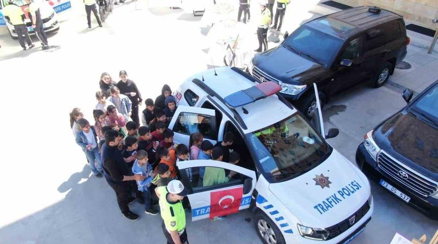 Şırnak&rsquo;ta &rsquo;Trafik G&uuml;venliği Haftası&rsquo; etkinlikleri ger&ccedil;ekleştirildi
