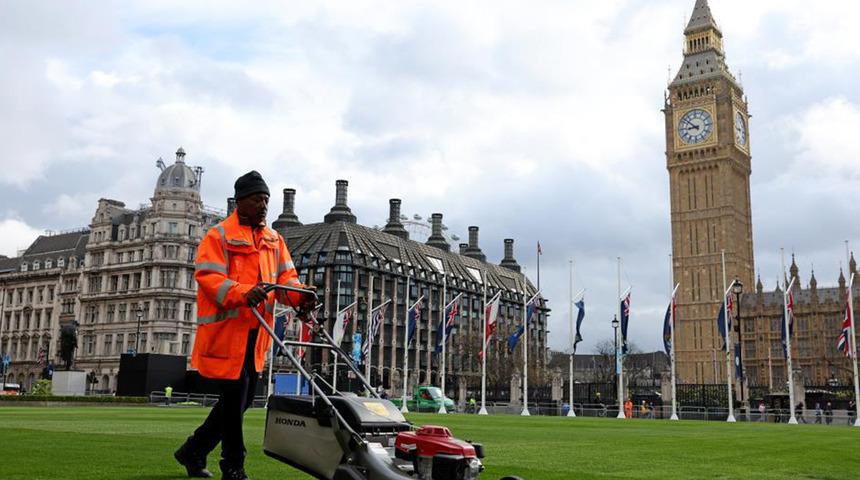 Dünyanın gözü orada! Londra'da taç giyme töreni için hazırlıklar tamamlandı