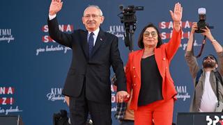 Kemal Kılıçdaroğlu eşi Selvi Kılıçdaroğlu'nun doğum gününü görüntülü arayarak kutladı