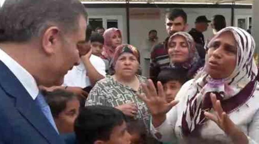 Bakan Koca'yı karşısında görünce gözyaşlarını tutamadı!