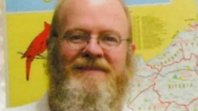 Ortaokulda skandal! Okul bahçesinde mastürbasyon yaparken yakalanan öğretmenin dolabından “En seksi 10 öğrenci” listesi çıktı...