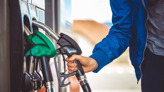 SON DAKİKA: Hem benzin hem motorin! Akaryakıt fiyatlarında baş döndüren değişim: Şimdi de zam geliyor (6 Mayıs Cumartesi güncel benzin-mazot fiyatı)