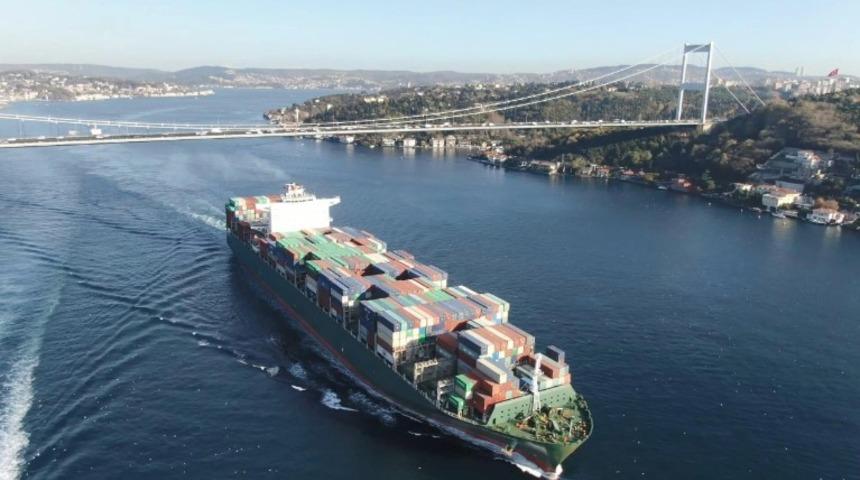 İstanbul Boğazı'nda gemi trafiği çift yönlü durduruldu