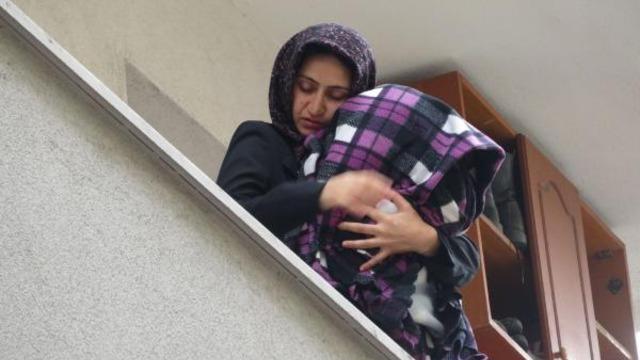 Maltepe'de korkutan yangın! Can pazarı yaşandı, kurtarılmayı böyle beklediler