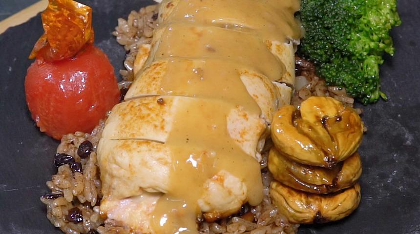 Tepe Majeur imzasıyla: Cevizli piliç sarma ve kestaneli iç pilav tarifi