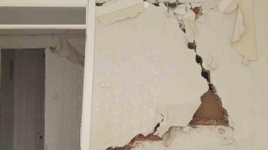 Ağır hasardan hafif hasara dönüştü! Site sakinleri tedirgin