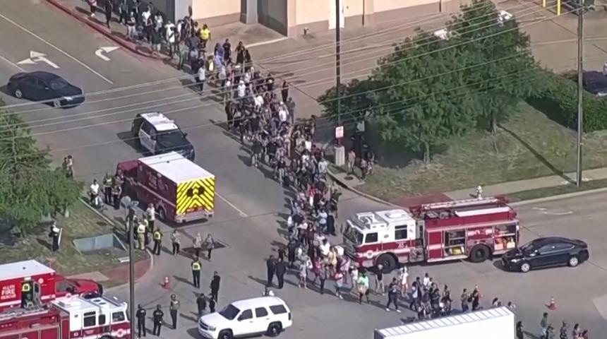 ABD'de alışveriş merkezine silahlı saldırı: 8 ölü, 7 yaralı