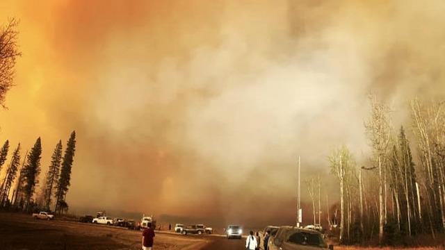 Kanada'da orman yangınları... Kontrolden çıktı! Siviller tahliye edildi... O eyalette acil durum