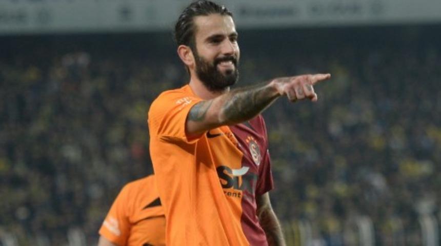 Galatasaray'ın yıldızı Sergio Oliveira'dan annesine büyük jest! Sevgisini bakın nasıl gösterdi...
