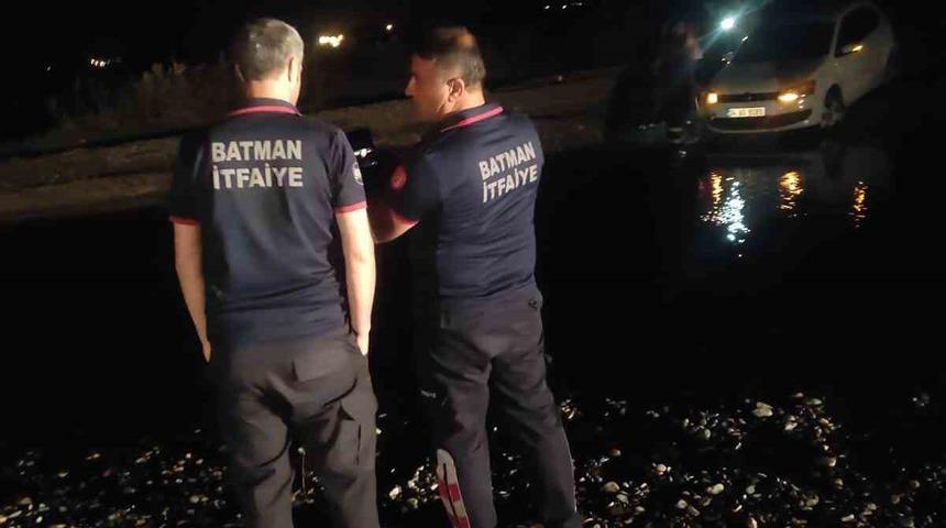 Batman Çayı’nda mahsur kalan 7 araç ve 9 vatandaş kurtarıldı