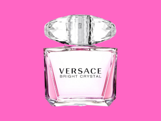 Tüm gün ferah ve şık hissetmek isteyenlere: Versace Bright Crystal 