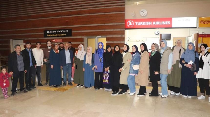 Elazığ’da üniversite öğrencileri umreye gönderildi