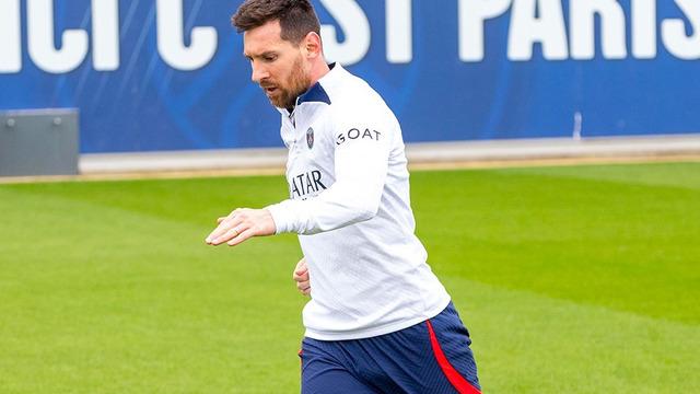 Lionel Messi antrenmanlara geri döndü!